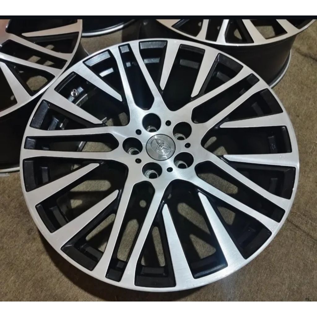 Velg Replika alpard R20x8,5 pcd 5x114.3 et 42