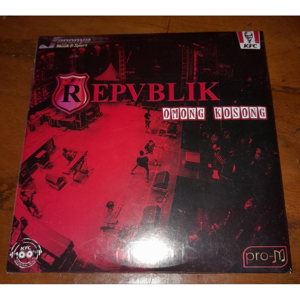 CD musik Republik Omong kosong