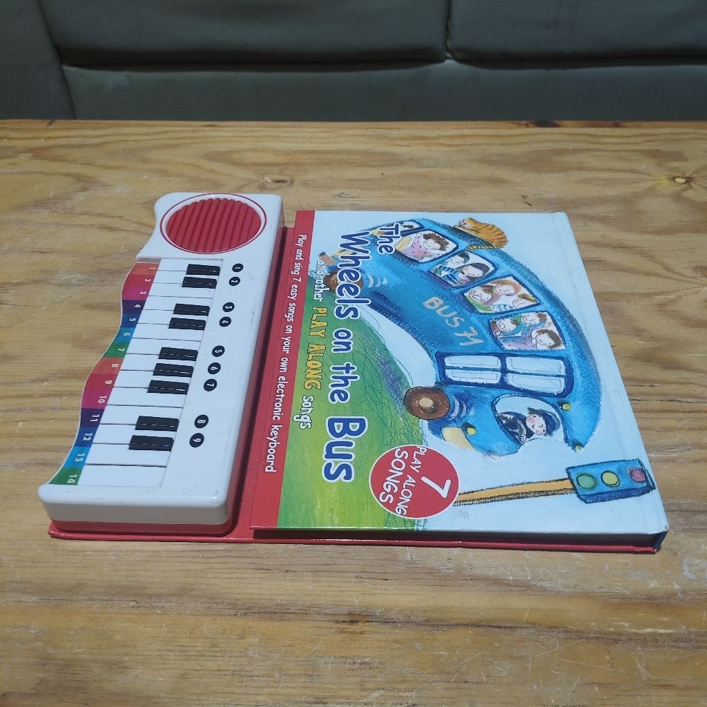 Buku The Wheels on the Bus