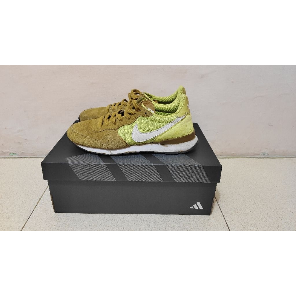 Sepatu Nike Wmns Internationalist