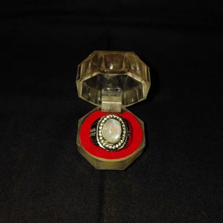 Cincin Batu Akik Permata Biduri Bulan