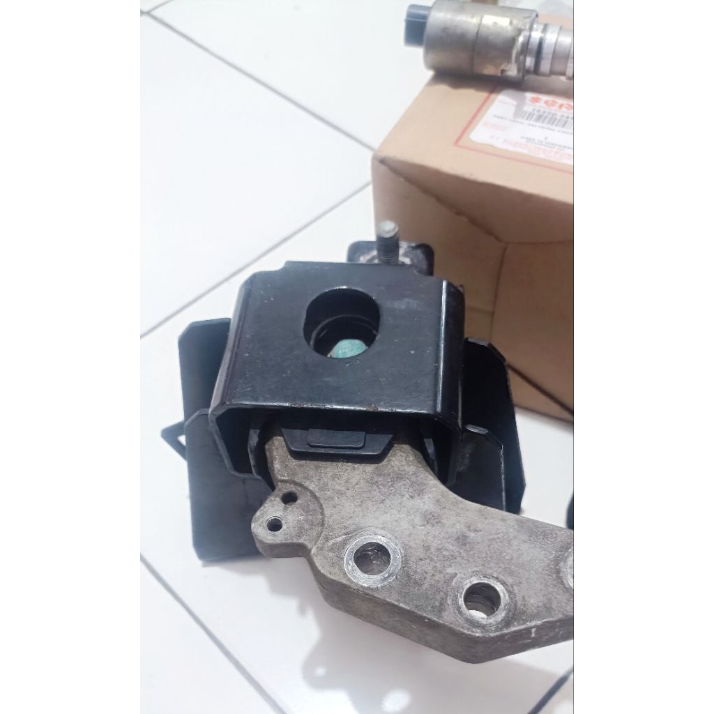 Engine mounting kanan ertiga tahun 2014
