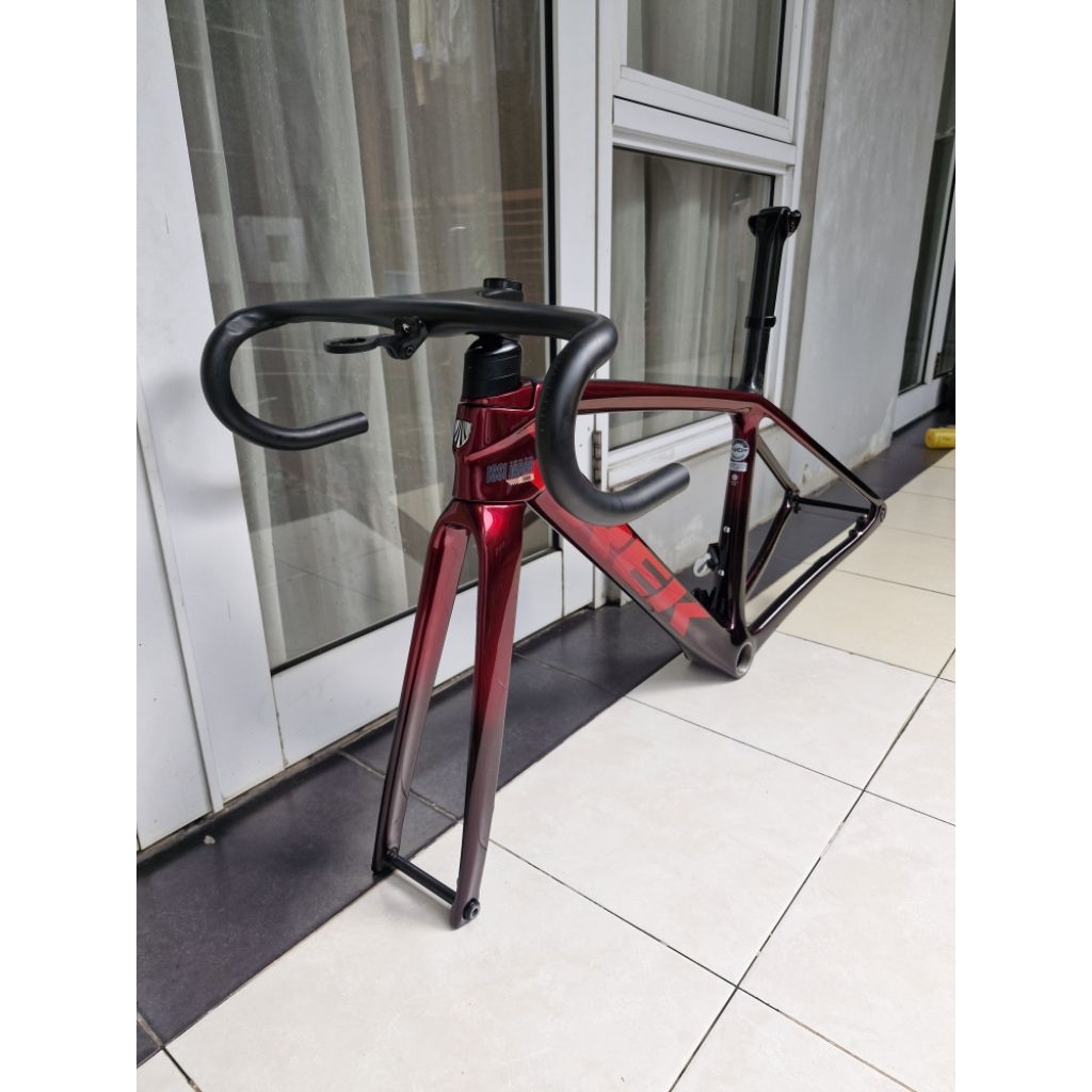 Second Garansi Trek Emonda Size 47 frameset Handlebar Bontrager Aeolus RSL VRC Carbon lengkap dengan