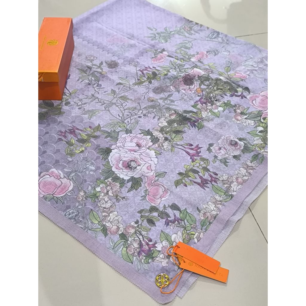 NADA PUSPITA SCARF