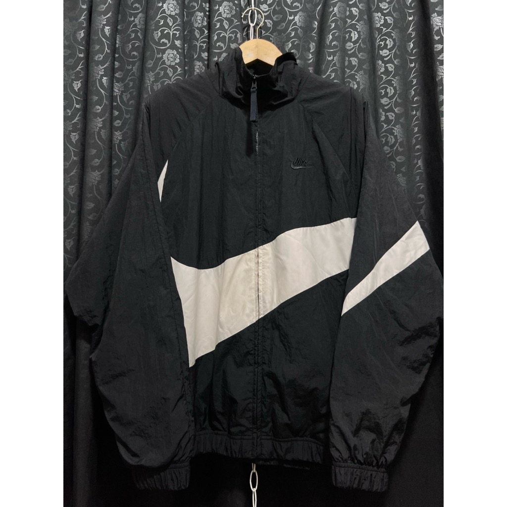 NIKE BIG SWOOSH TRACKTOP WINDBREAKER BLACK WHITE