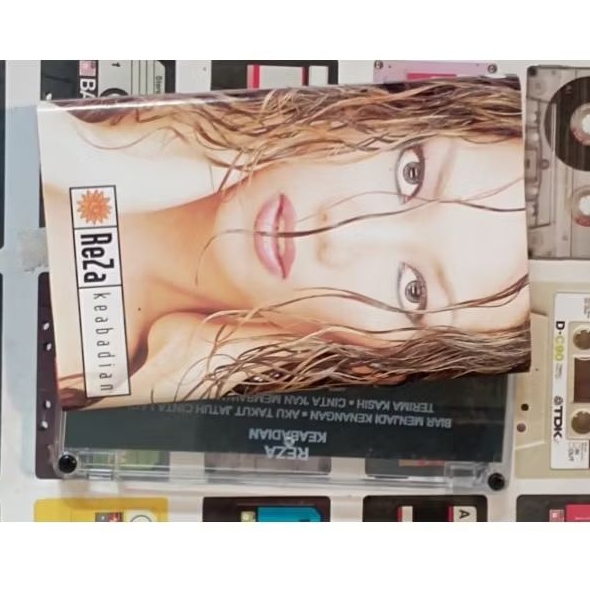 kaset pita reza artamevia keabadian