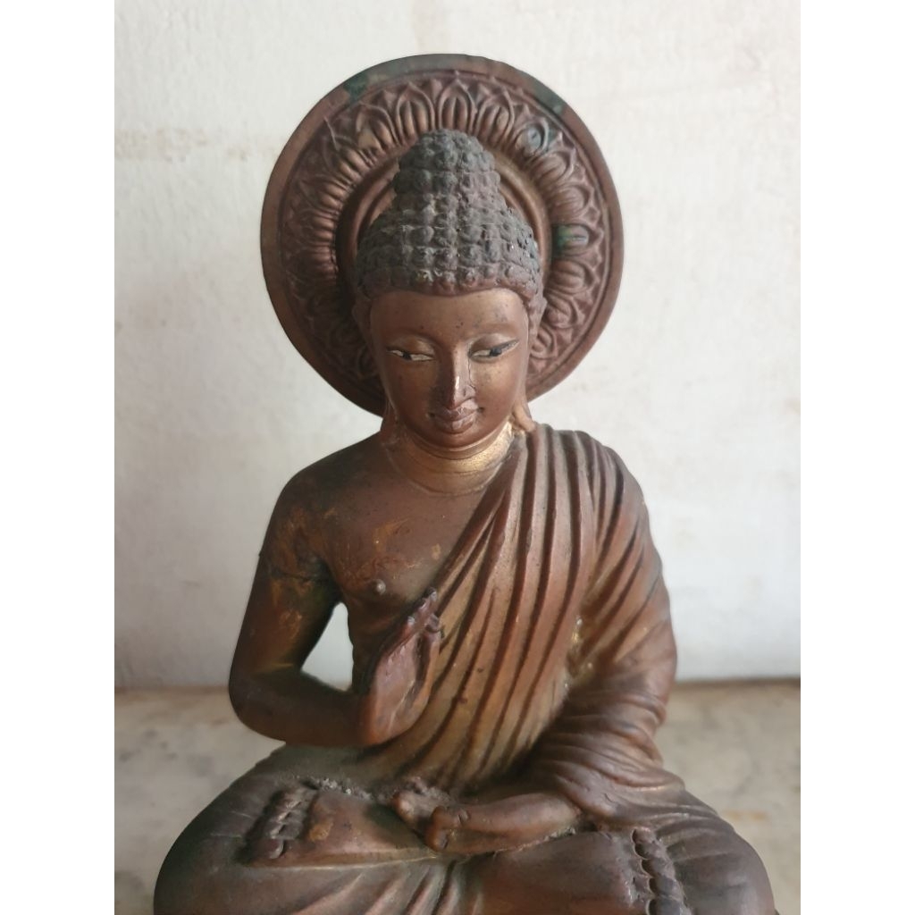 patung budha antik kuningan