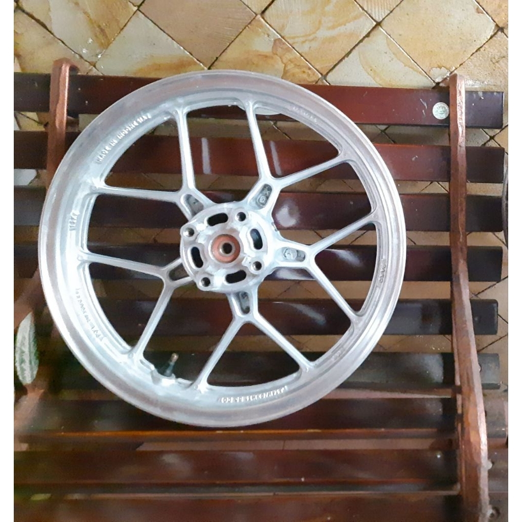 velg ori vario (depan saja) cat sudah remover