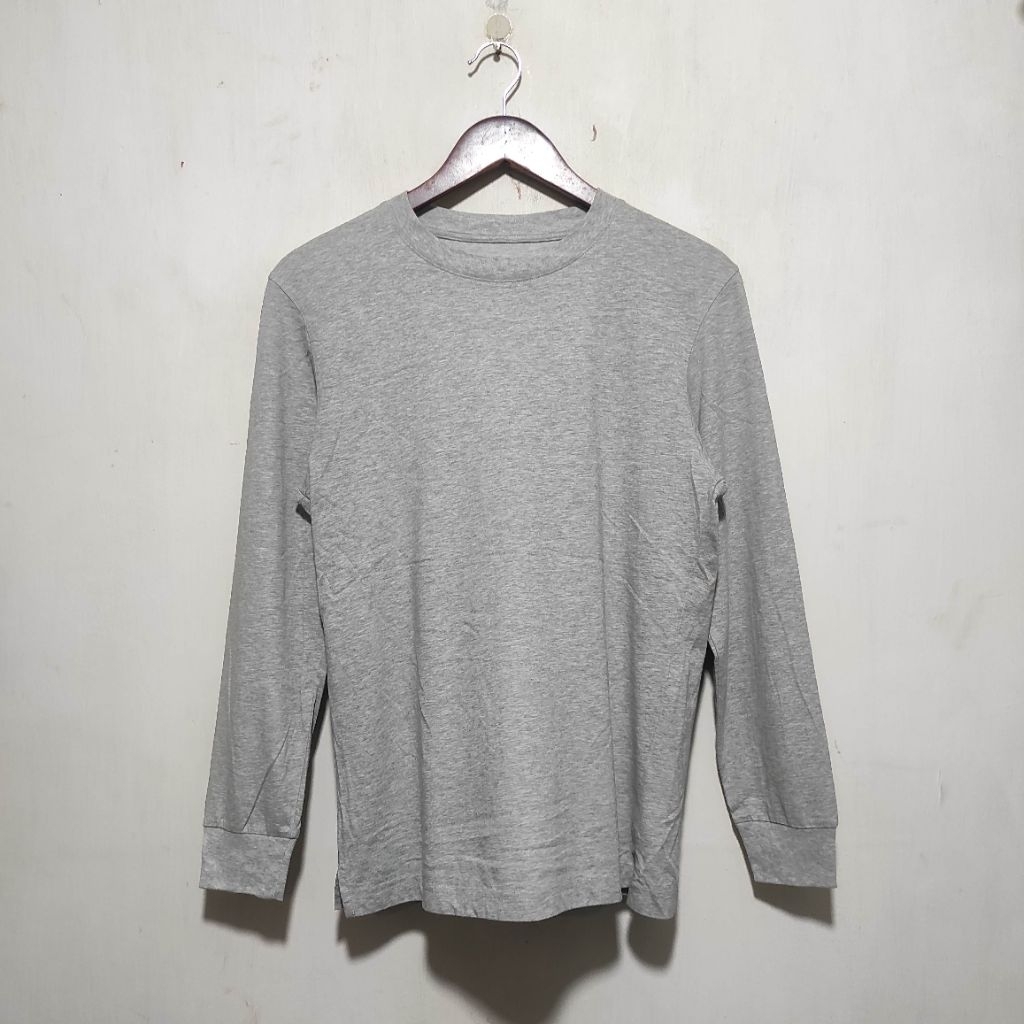 Kaos Uniqlo Airism Size :  S