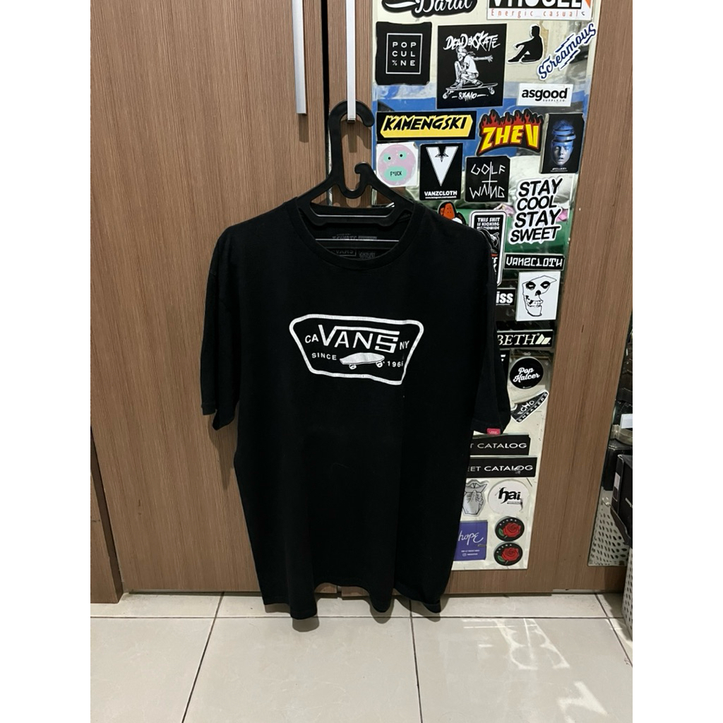 Kaos Brand Skateboard Vans California  Since 1966 Hitam