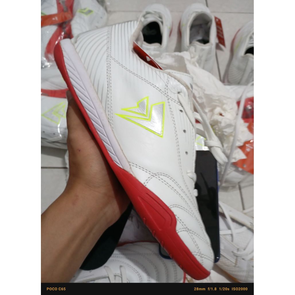 SEPATU FUTSAL SEVSPO IMBASALA WHITE CAMO / FLEX