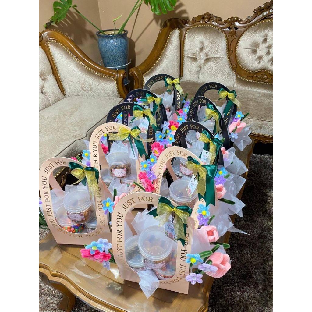 HAMPERS LEBARAN READY BATAM || hampers kue mix bunga kawat bulu lebaran batam|| hampers kue || Hampe