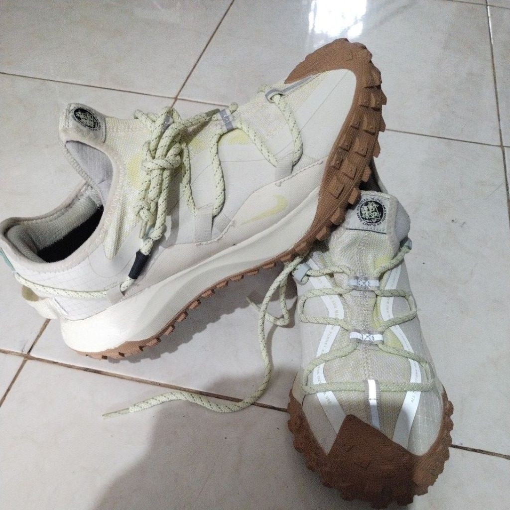 sepatu acg size 41