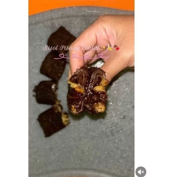 RISOL COKLAT & RISOL AYAM PEDAS (frozen)