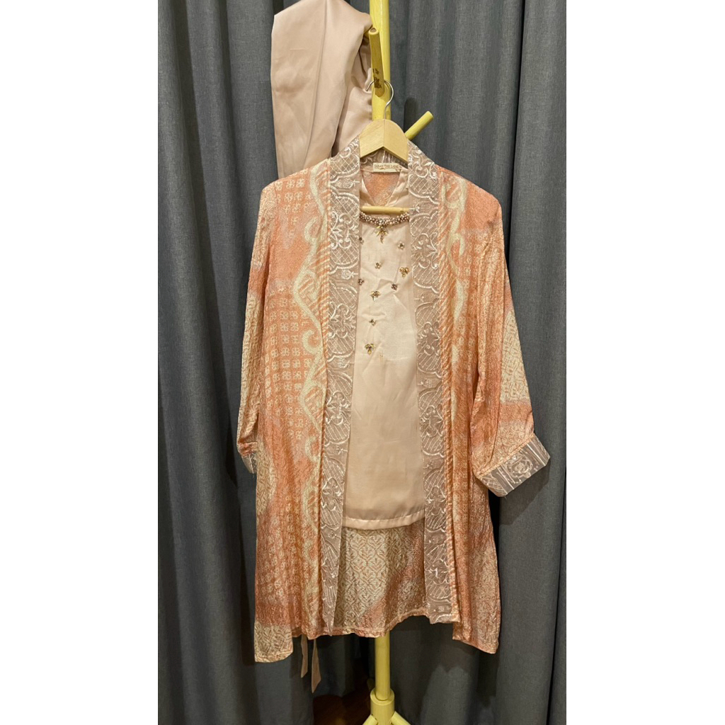 PL Sarah The Label baju kondangan