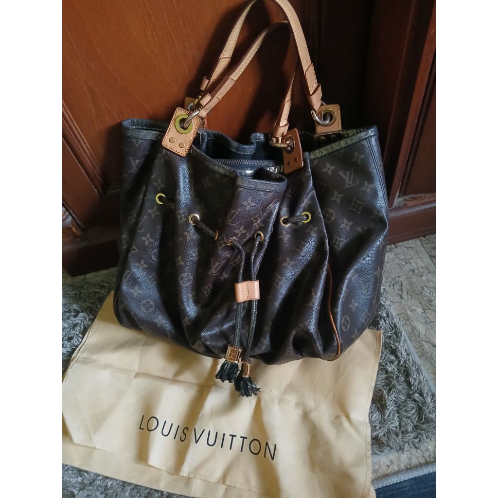 Preloved Tote LV