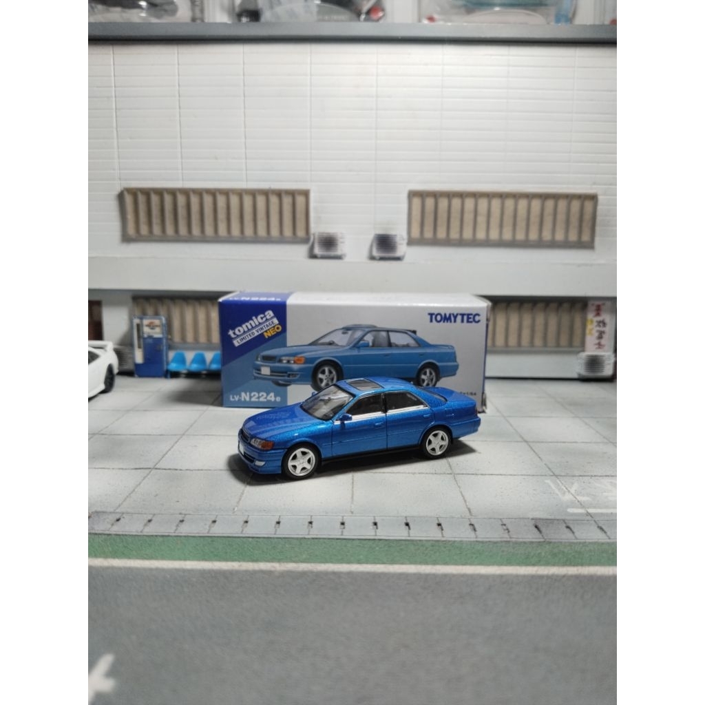 tomica limited vintage neo toyota chaser