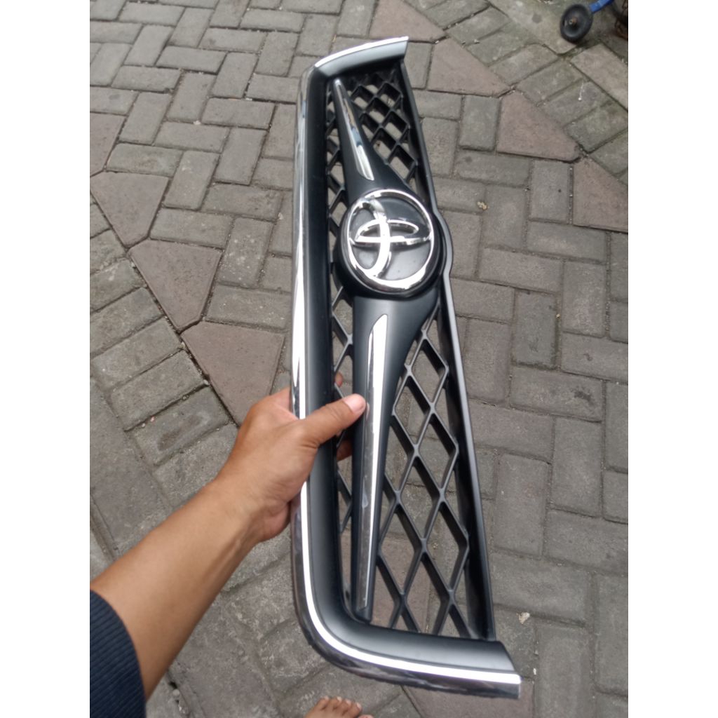 grill Terios rush lama original