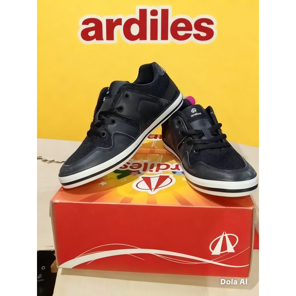 Sepatu ardiles tali putih