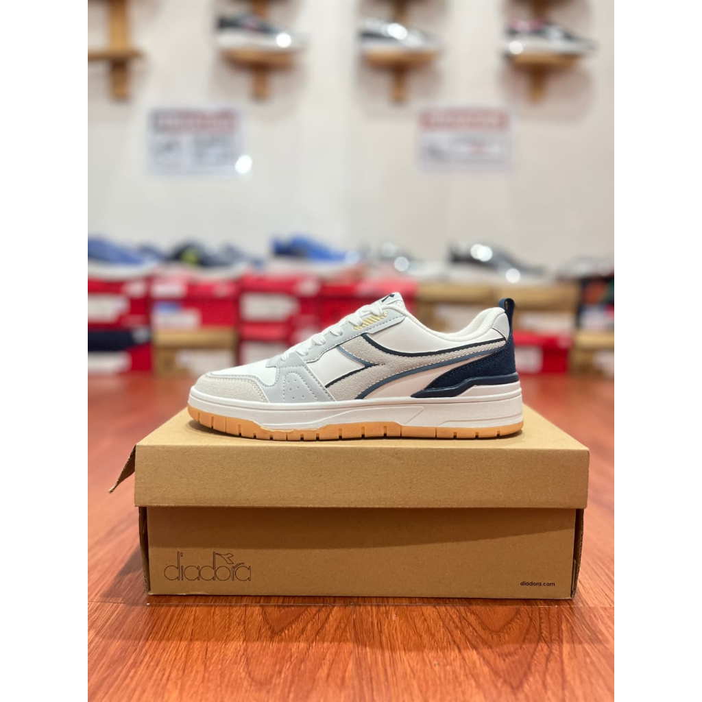 Sepatu Casual DIadora Naro Putih BNIB Bahan Textil PU Karet Ukuran 40-41