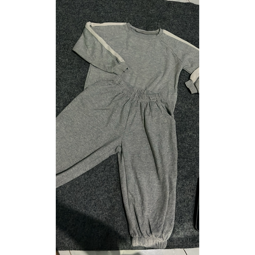 Set crewneck & jogger anak import