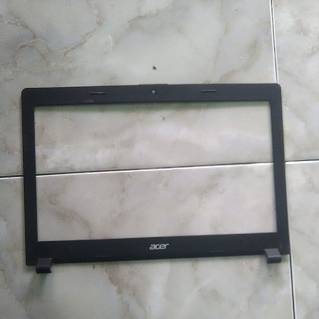 frame lcd bekas Acer z1401