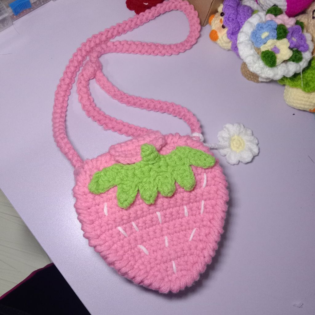 [ALCRAFT]TAS RAJUT SELEMPANG STRAWBERRY // Tas rajut strawberry untuk anak