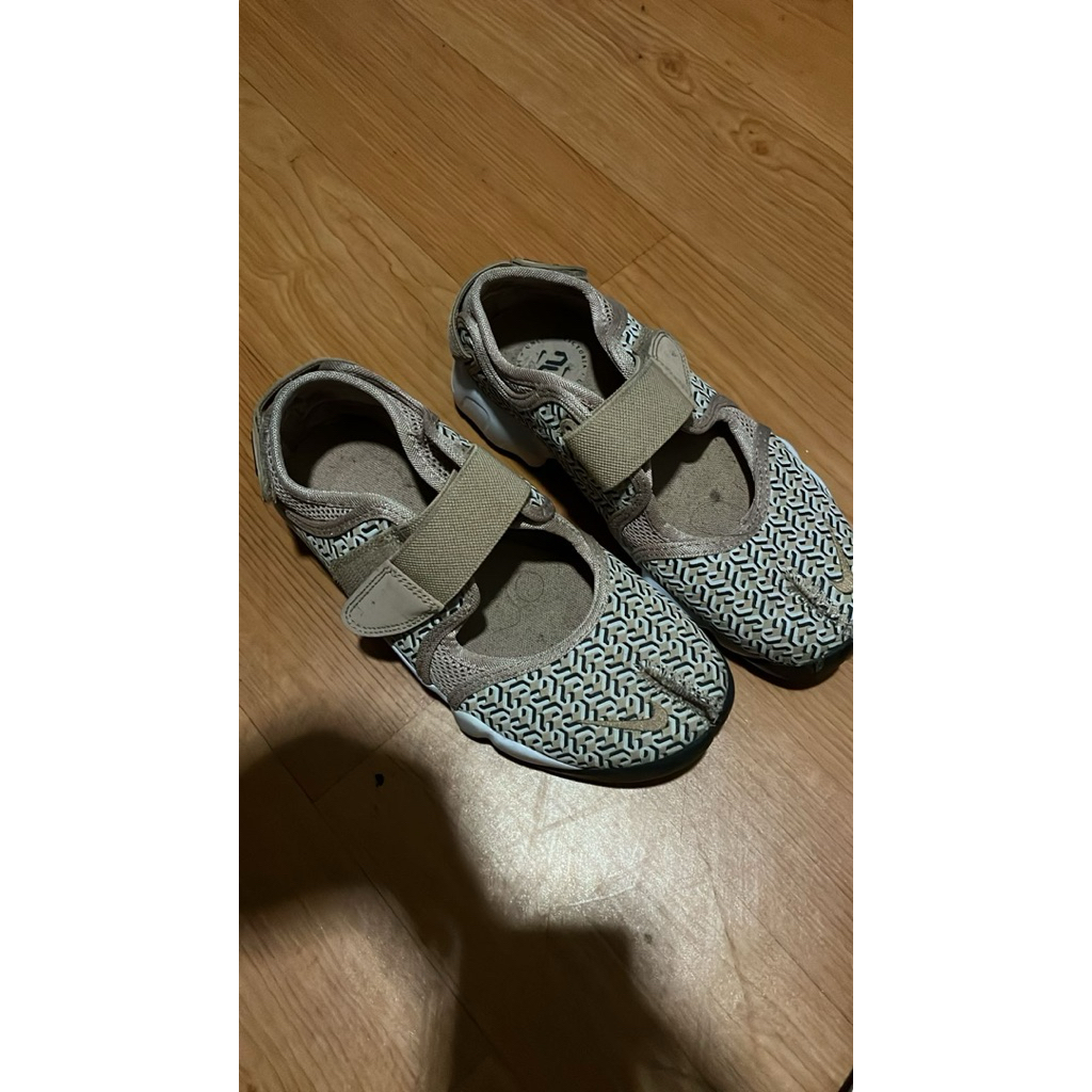 preloved nike air rift