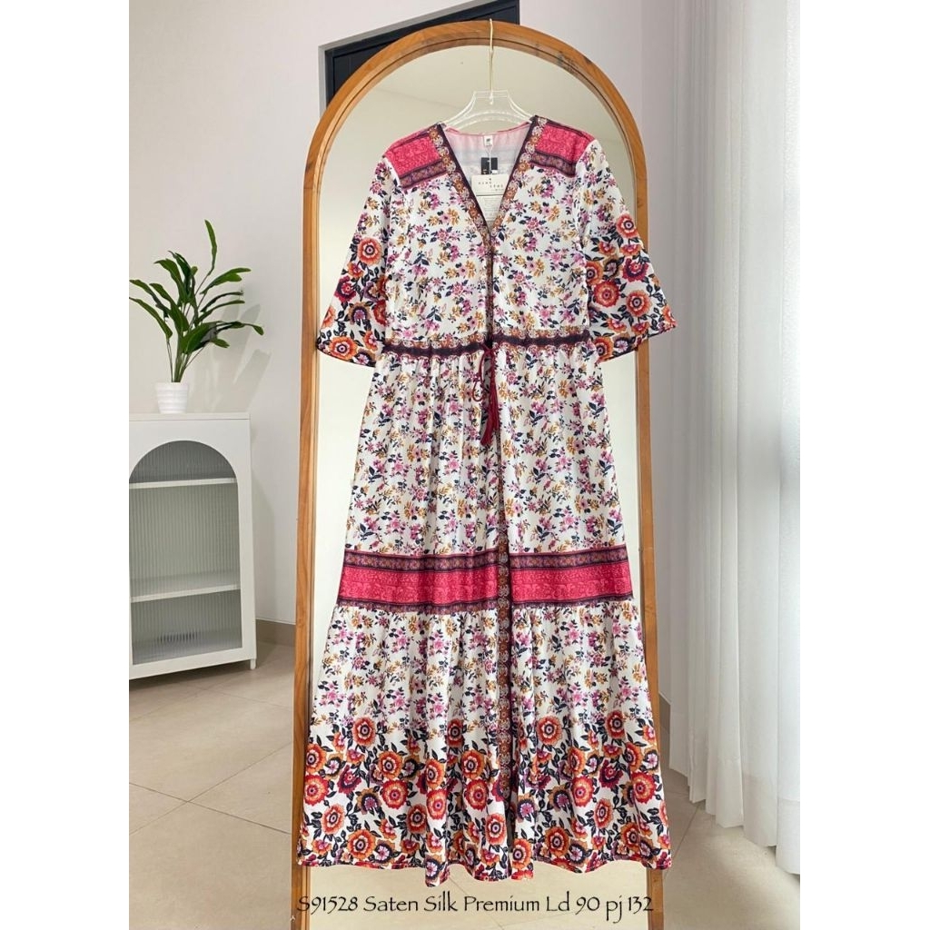 Real pic ORIGINAL dan TERMURAH Maxi dress Zara Bangkok /
Outer Zara Bangkok Premium Import