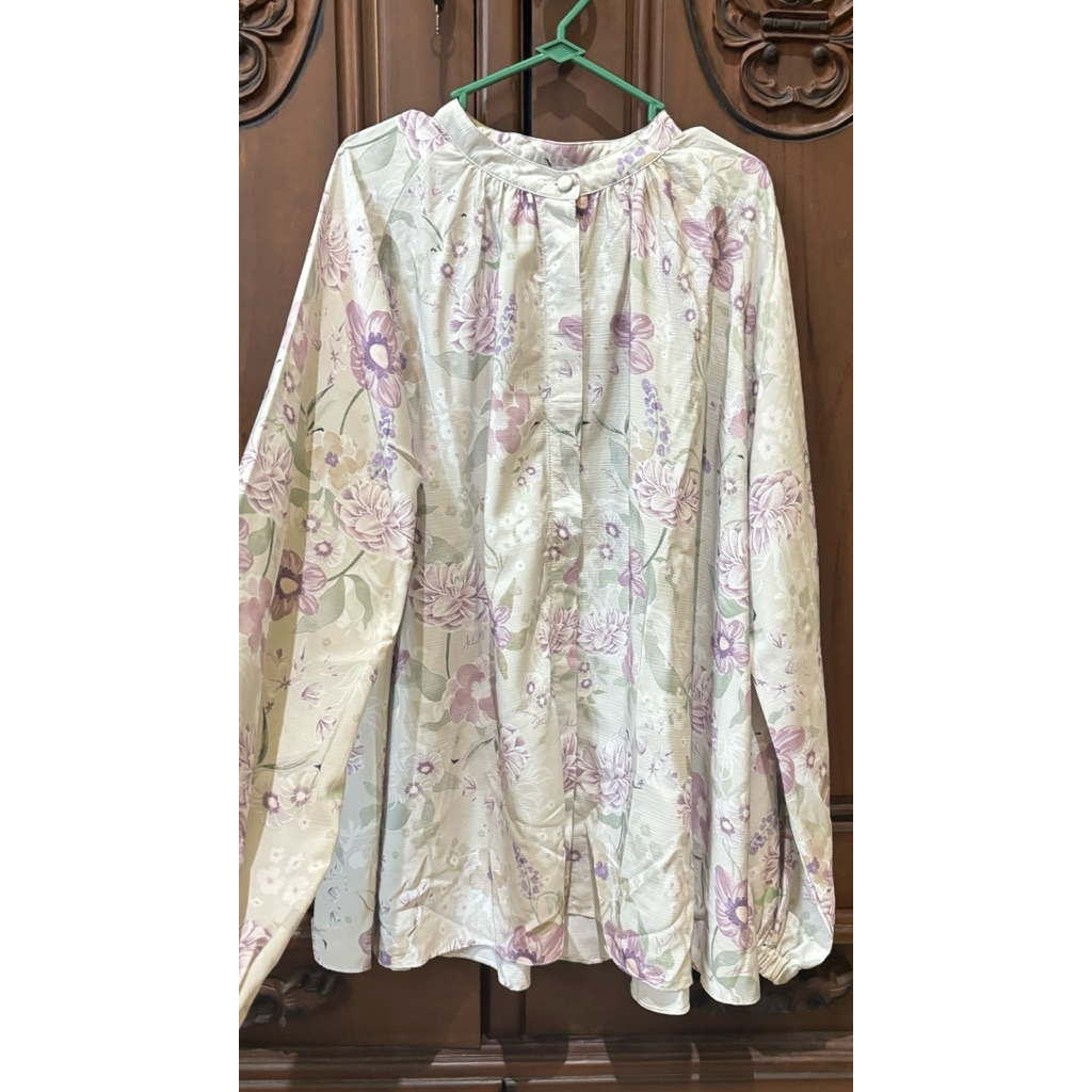 Preloved Wearing Klamby