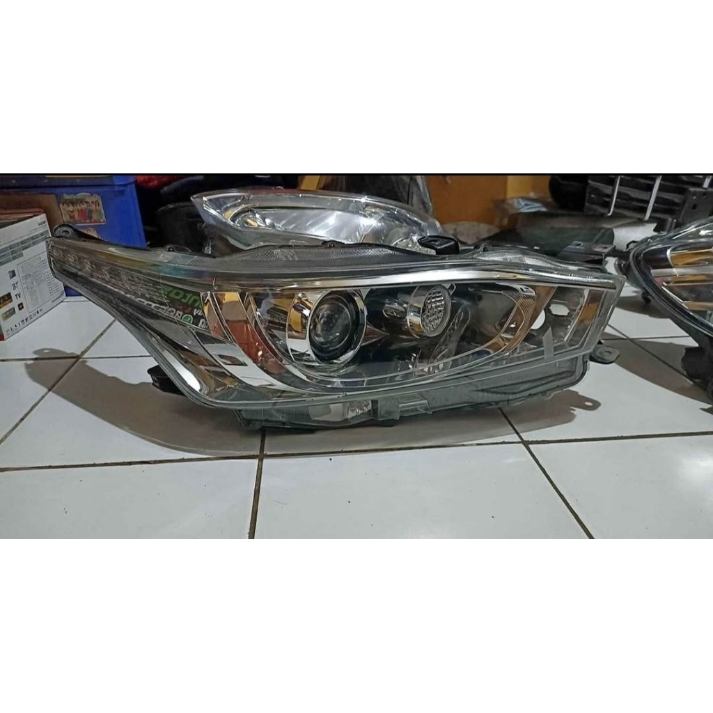 Headlamp Lampu Depan Toyota Yaris Lele 2015 2016 2017 Original
