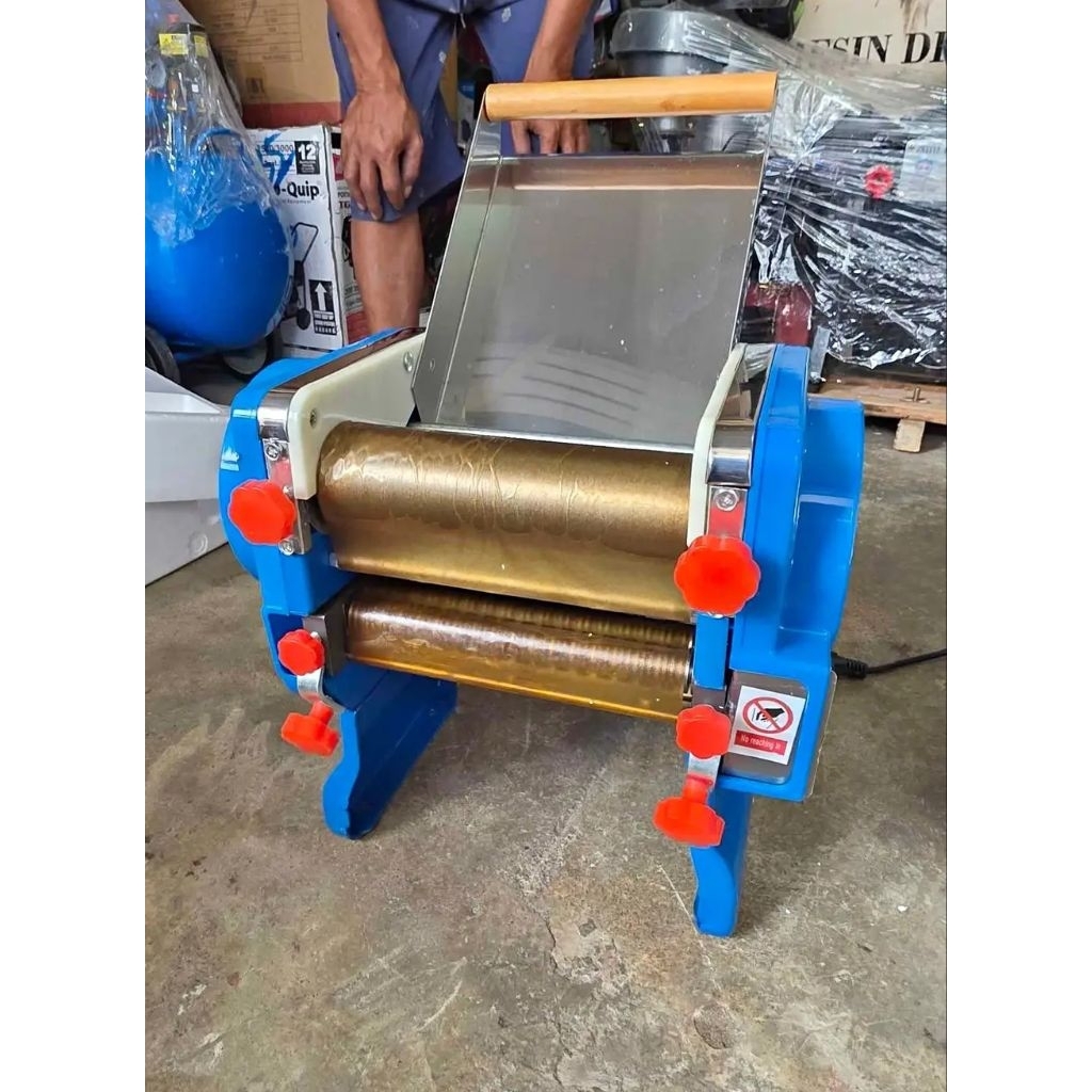 mesin gilingan mie listrik / mesin giling mie ,lumpia dll