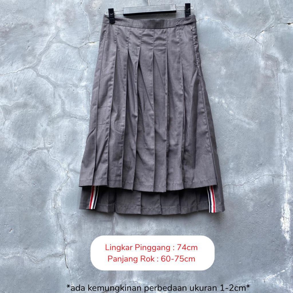 Thom Browne Grey Pleated Midi Skirt Preloved B52