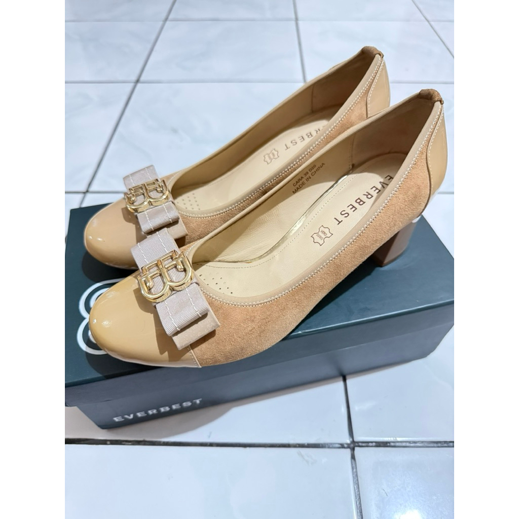 Preloved PL VGC 3x pakai Size 39 EVB EVERBEST Cara Shoes Pump Heels Sepatu Hak Tahu 6cm Warna Taupe 