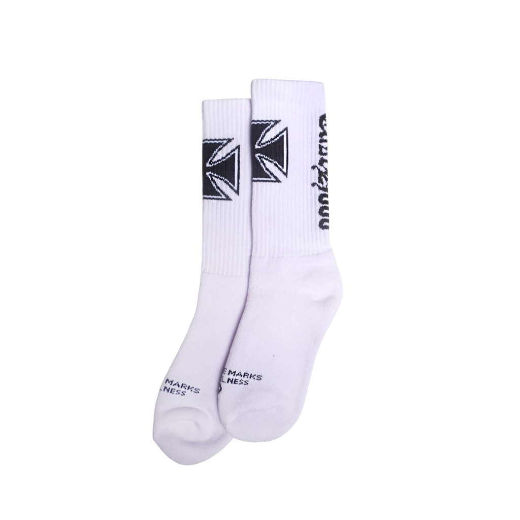 Easthood Iron Kaos Kaki Klasik Putih