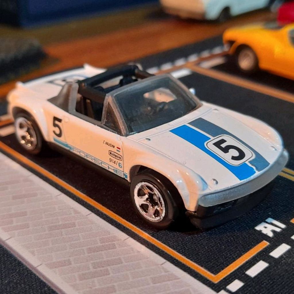 Hot Wheels Porsche Series - Porsche 914-6 (loose)