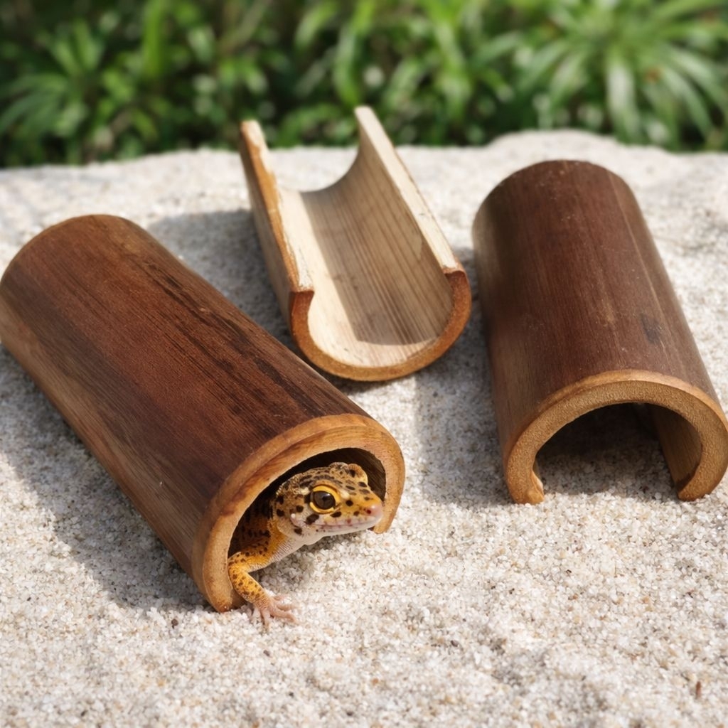 hiding cave bambu - hiding gecko