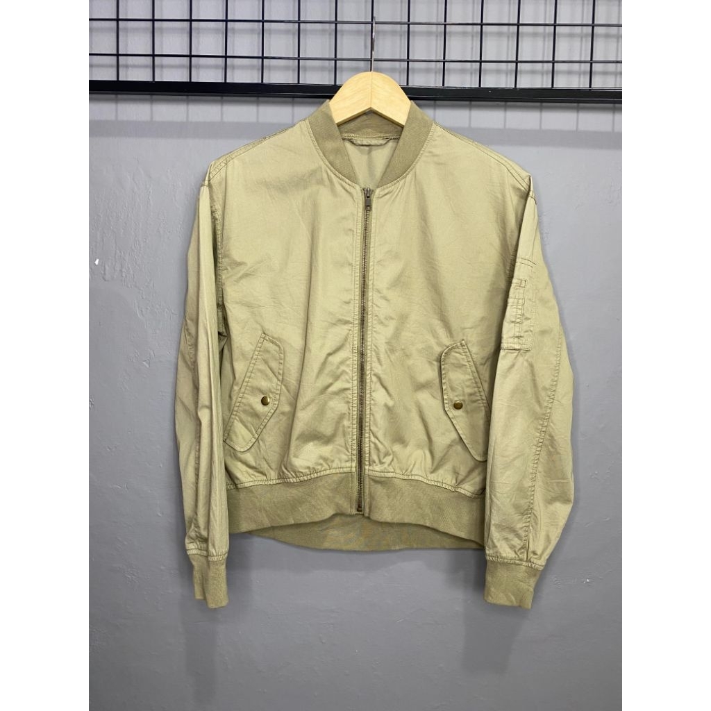 GU BOMBER JAKET