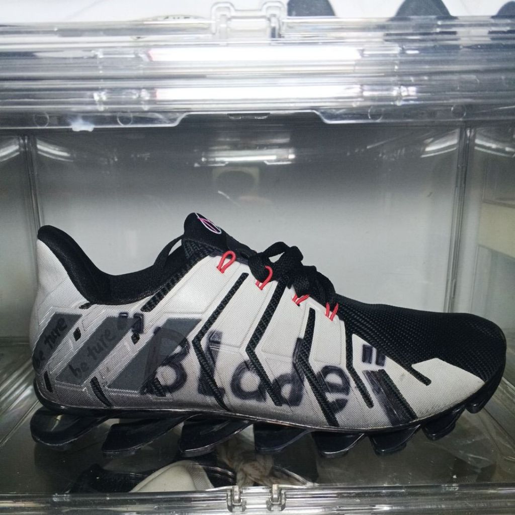 Jual sepatu Running Second