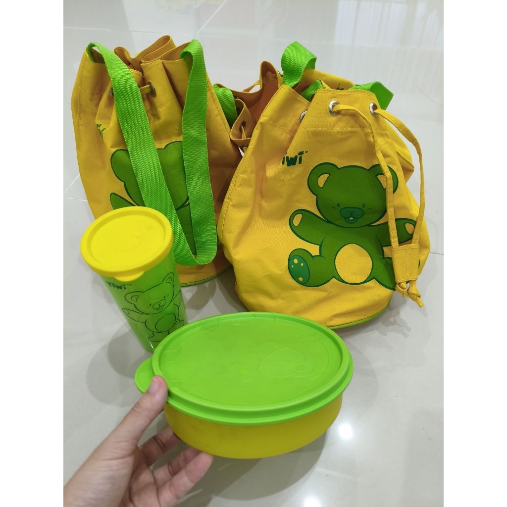 kotak bekal anak dan botol minum asli tupperware BARU