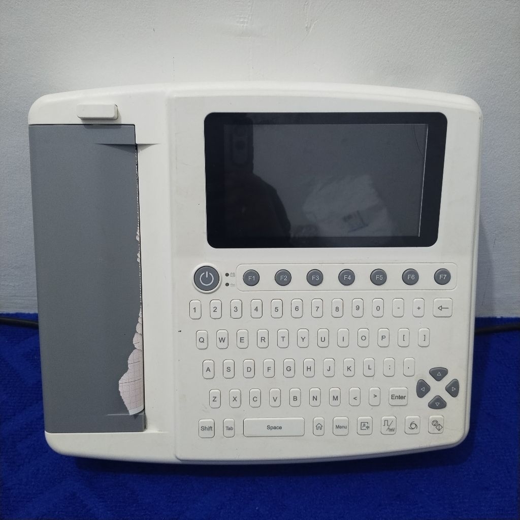 EKG 12 Chanel