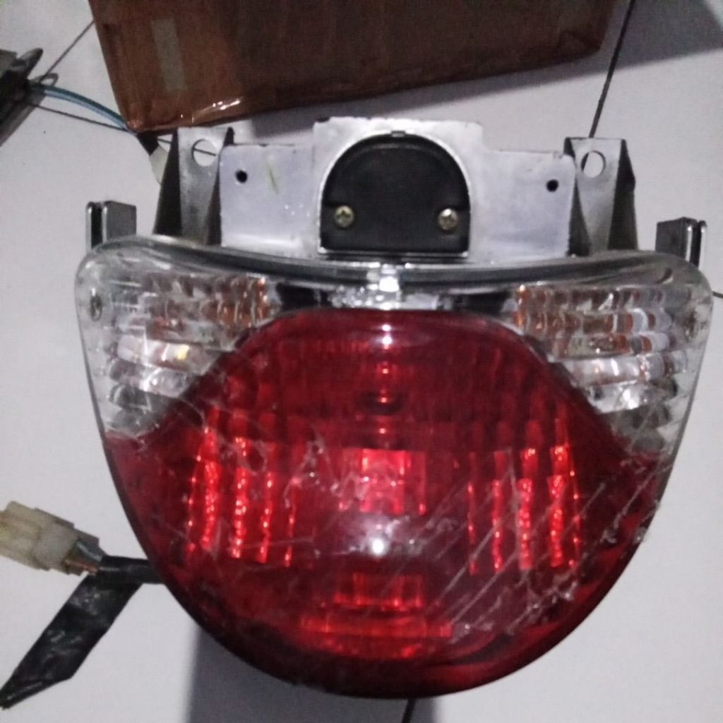 lampu belakang Kymco metika glx dan gs