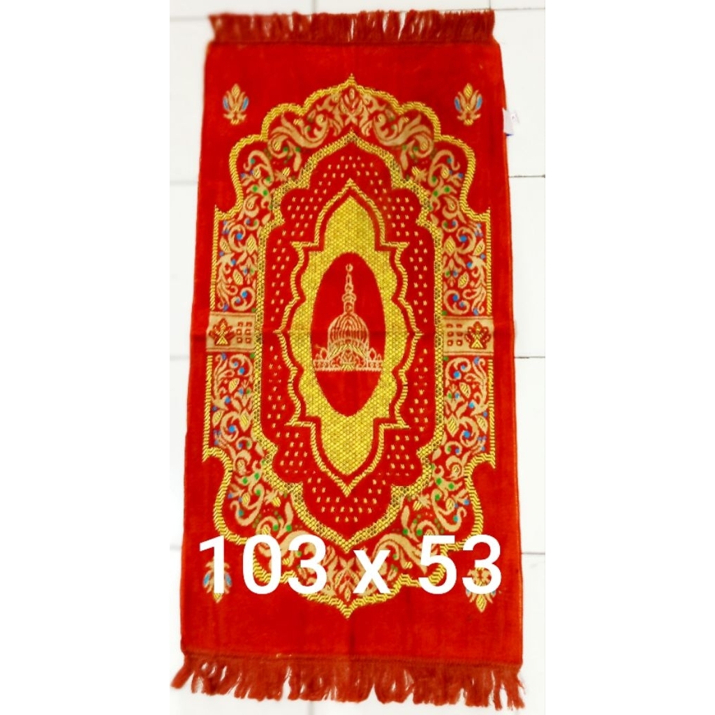 KARPET SAJADAH UMAT MUSLIM SEMBAHYANG JUMATAN SHOLAT MASJID MAGHRIB