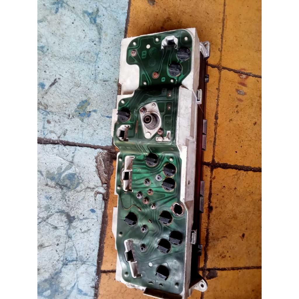 spedometer Corolla DX th 81