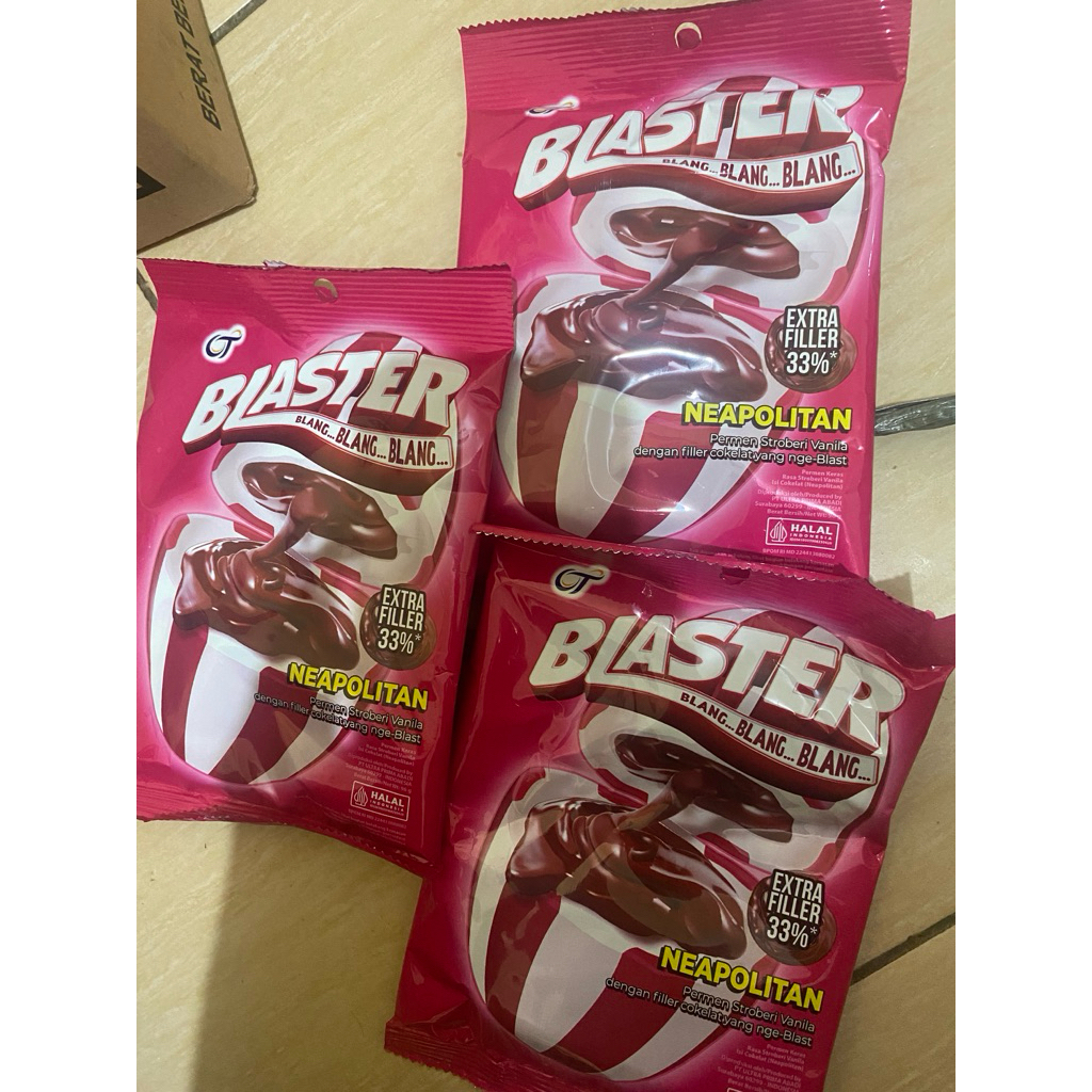BLASTER PERMEN NEAPOLITAN