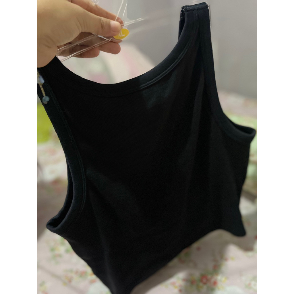 bra tanktop uniqlo