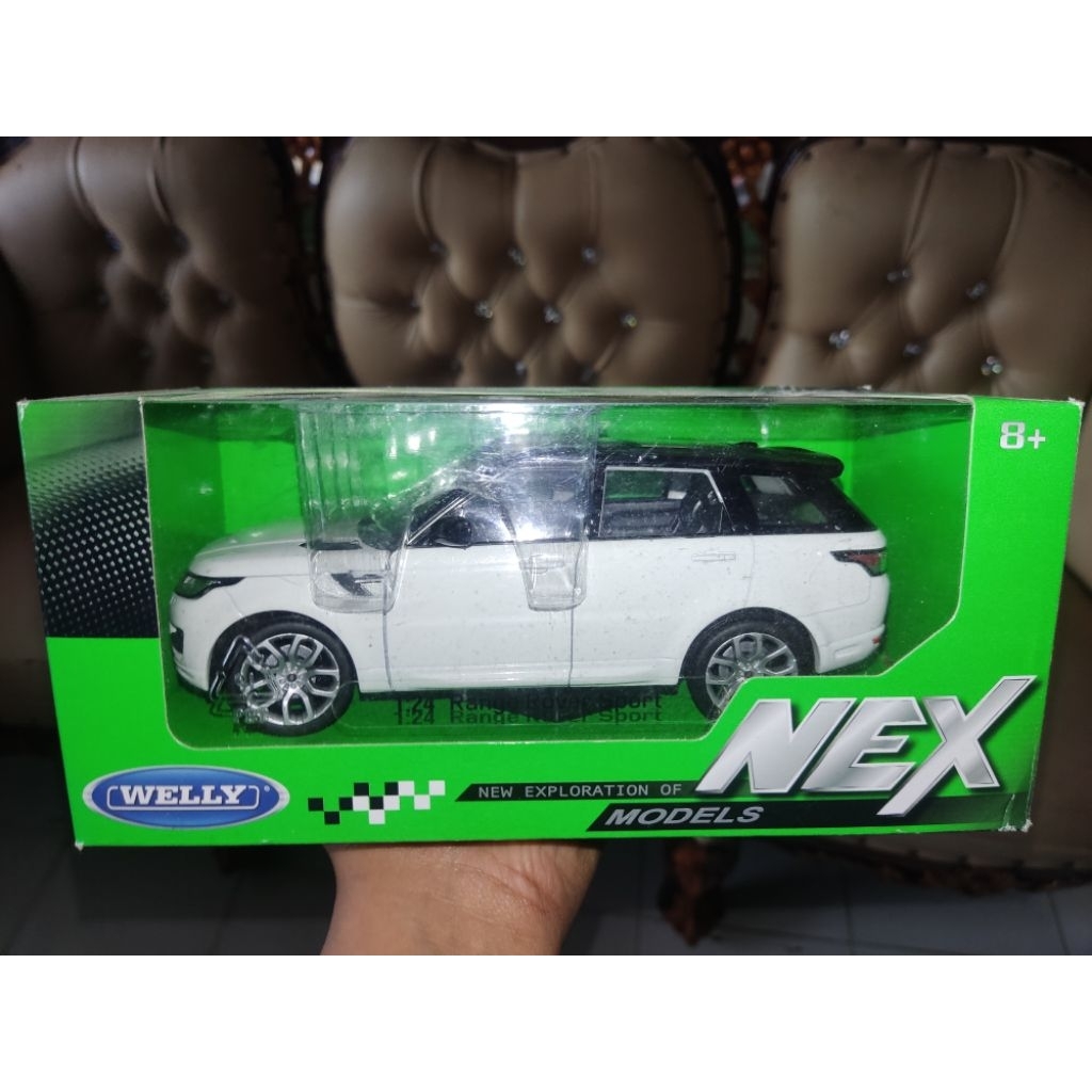 Diecast Welly 1:24 Range Rover Sport (putih)