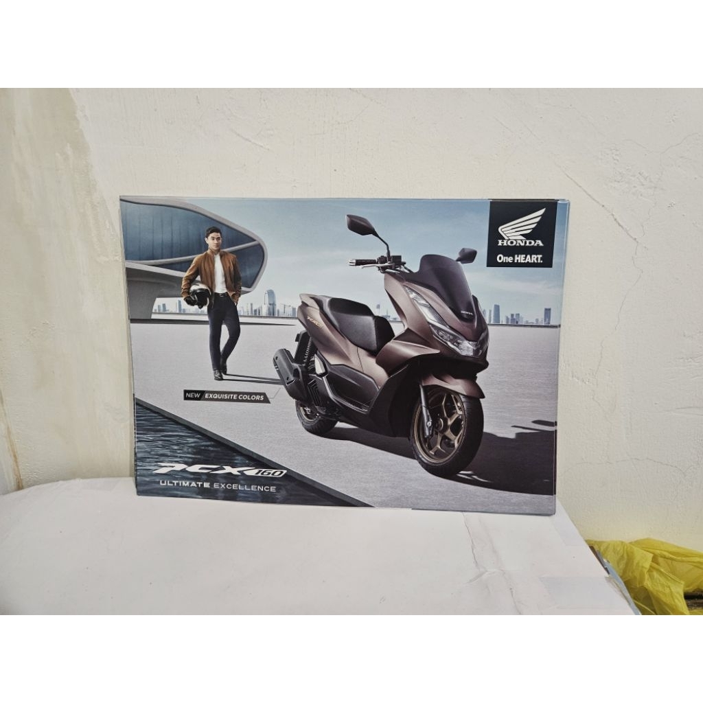 brosur katalog motor honda pcx 160 2023 leaflet