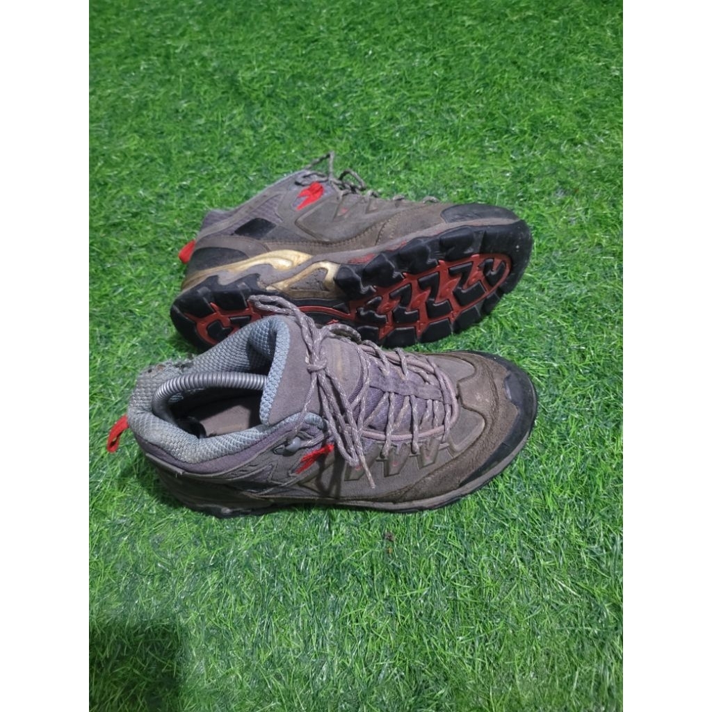 sepatu gunung k2 size 40