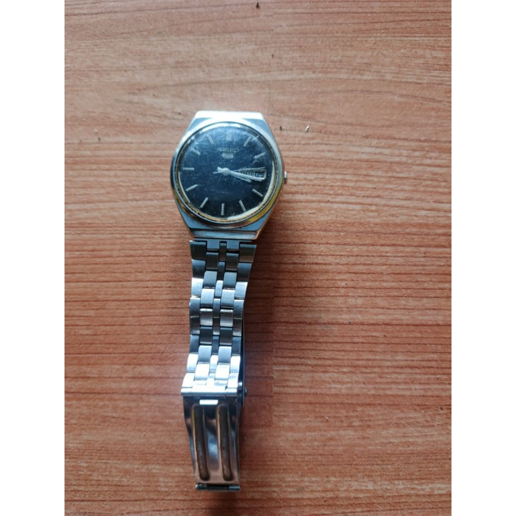 jam tangan jadul otomatis merk seiko model bulat antiq